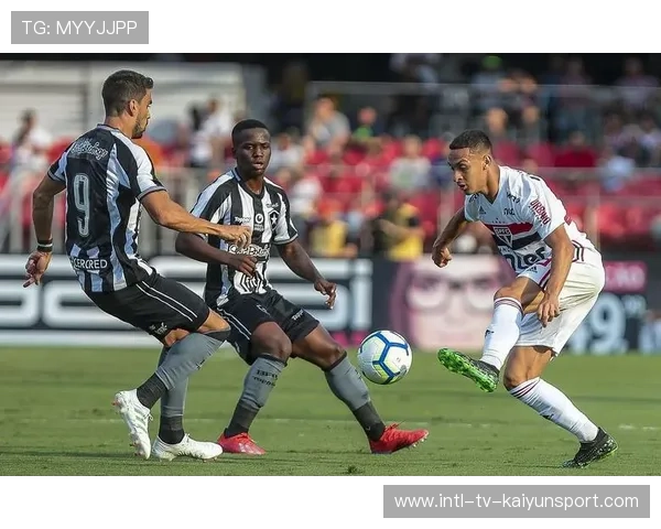 博塔弗戈长传渗透受阻，效果欠佳，博塔弗戈队服