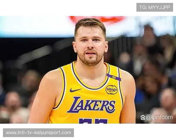 湖人险胜马刺,东契奇和艾顿表现抢眼,湖人不敌独行侠 东契奇30 9 8 湖人险胜马刺,东契奇和艾顿表现抢眼,湖人不敌独行侠 东契奇30 9 8