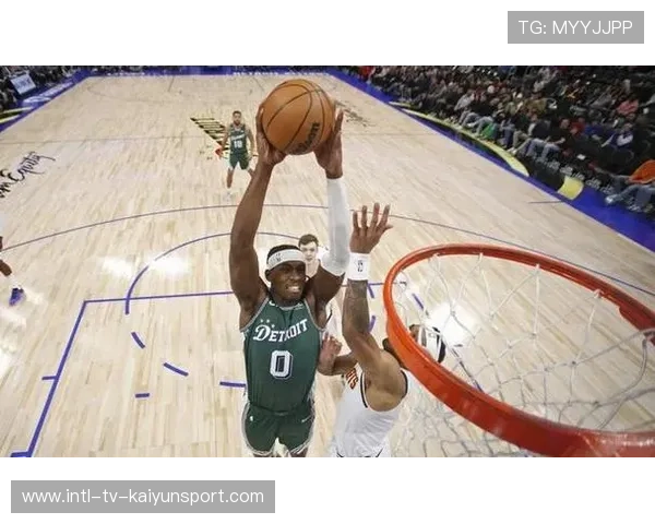 杰伦·杜伦凭借场均15篮板表现，成为活塞队史最年轻的全明星成员